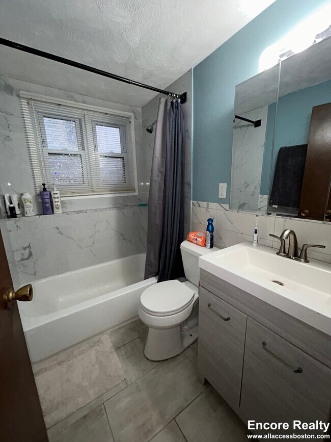 Foto del edificio - 775 Lagrange St