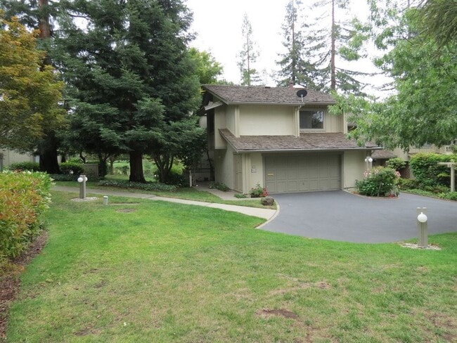 Foto del edificio - Close To Stanford University  3BR/2+1BA - Menlo Park