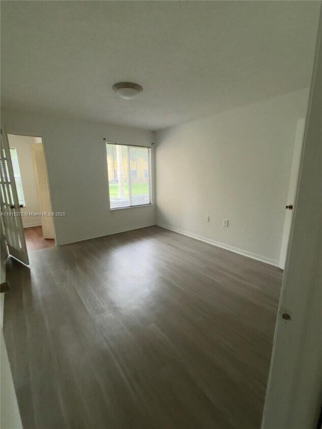 Building Photo - 12760 Vista Isles Dr