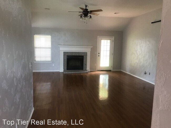 Building Photo - 3 br, 2 bath House - 417 E Twelve Oaks Ter