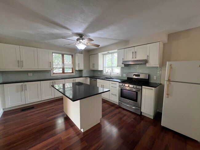 Foto del edificio - 60 Homer Ave