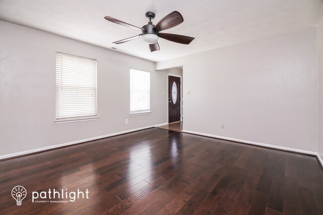 Building Photo - 1401 Shady Tree Way