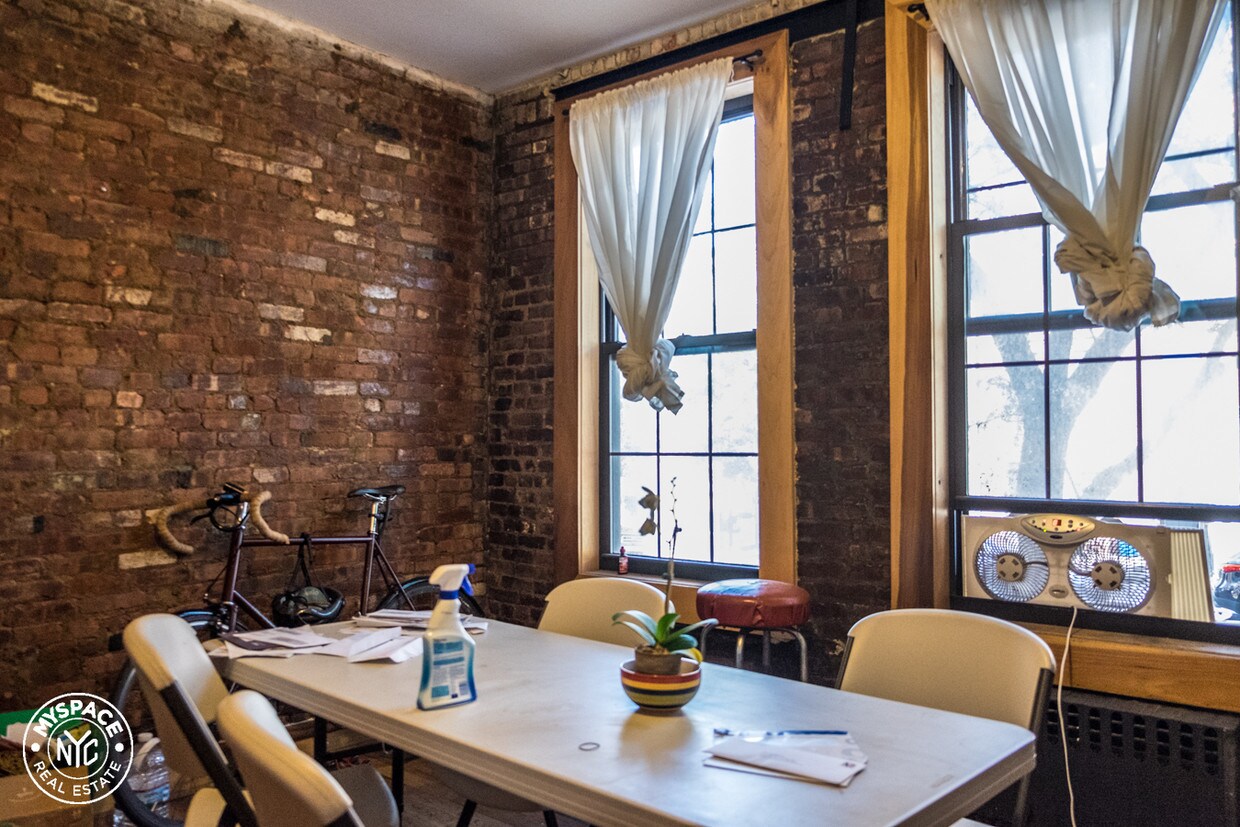 360 Franklin Ave, Franklin Square, NY 11010 360 Franklin Ave Franklin