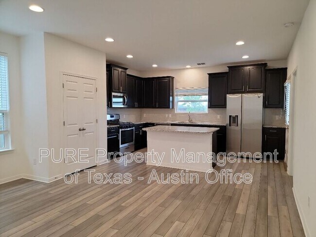 Building Photo - 3201 College Park Dr