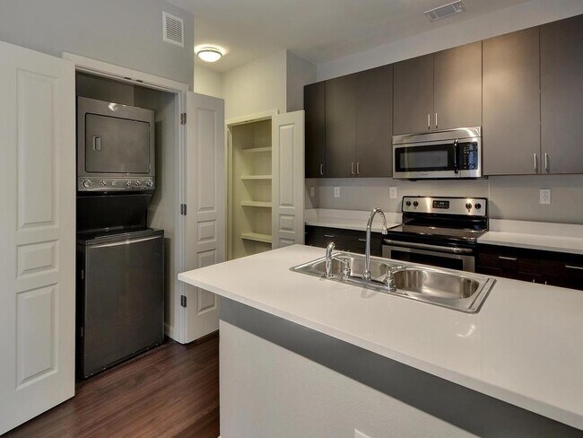 Building Photo - 2822 Rio Grande St