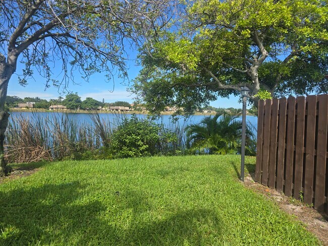 Building Photo - 3801 Waterview Cir