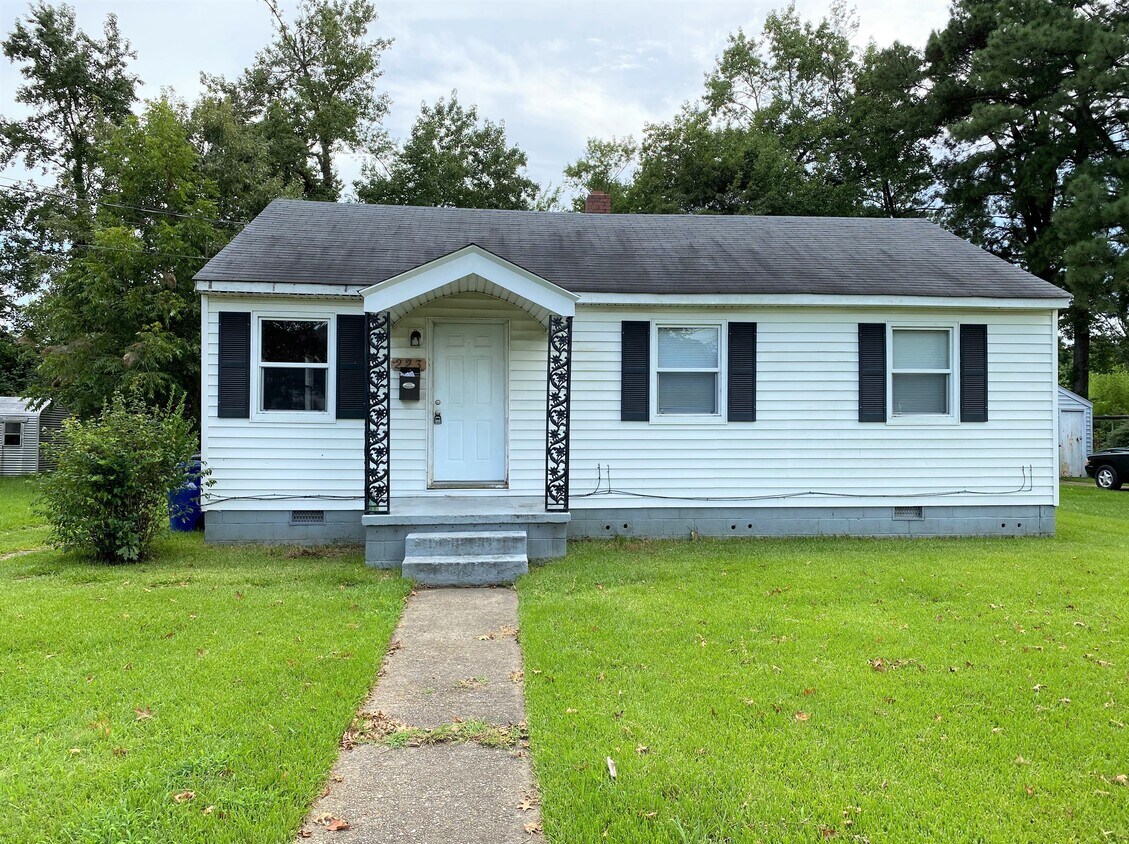 Primary Photo - 223 Derby Rd