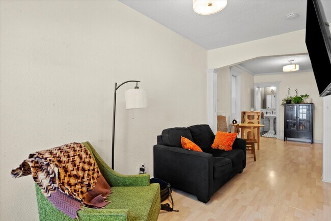 Foto del edificio - 1322 N Bosworth Ave