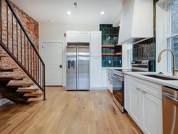 Photo - 1922 W Diamond St Apartment