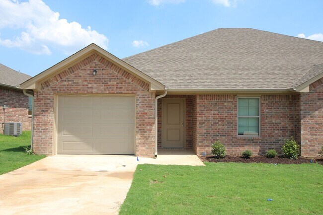 Foto del edificio - Beautiful 2 Bedroom, 2 Bathroom Townhome in South Tyler – Whitehouse ISD! 1/2 OFF FIRST FULL MONTH
