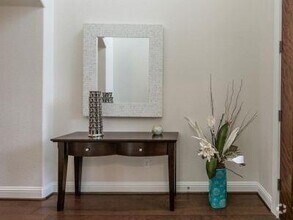 Building Photo - 9316 Villa Norte Dr