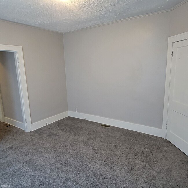 Foto del edificio - 3 br, 1 bath Duplex - 1930 Taylor Street 1...