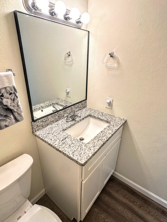 Foto del edificio - Kettle River Town Homes