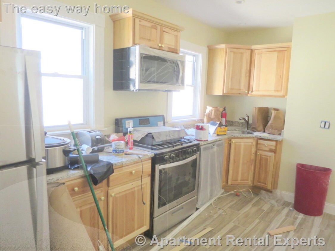 Primary Photo - Somerville/Davis Square 4+/5 Bedroom, 2 fu...