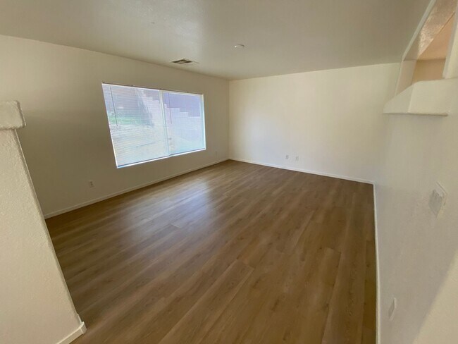 Foto del edificio - Great 4 bed/2.5 bath home located in the Southern area