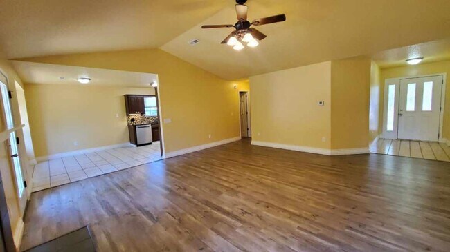 Building Photo - 3 Bedroom 2 Bath home in Bentonville Schoo...
