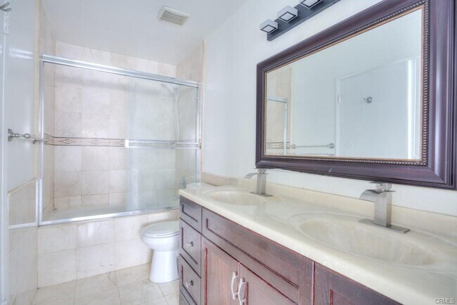 Foto del edificio - 2210 Shady Hills Dr