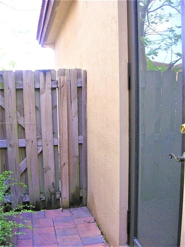 Building Photo - 9832 NW 87th Terrace