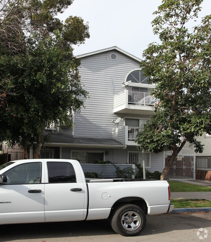 Building Photo - 775 Gardenia Ave