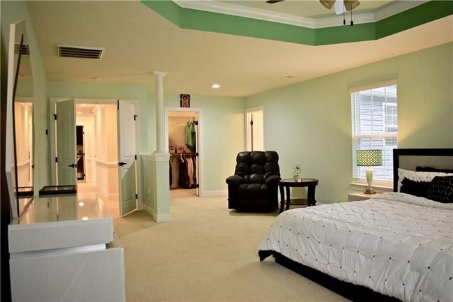 Building Photo - Impressive Peters Township Home
