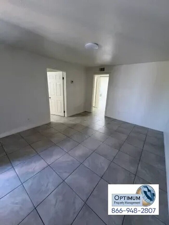 Foto del edificio - 15755 Cottonwood St