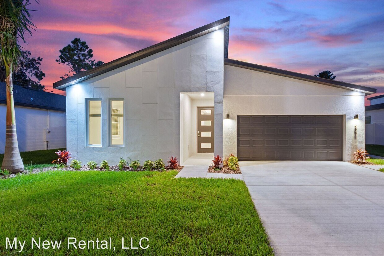 Primary Photo - 4 br, 2 bath House - 208 Newcastle Court