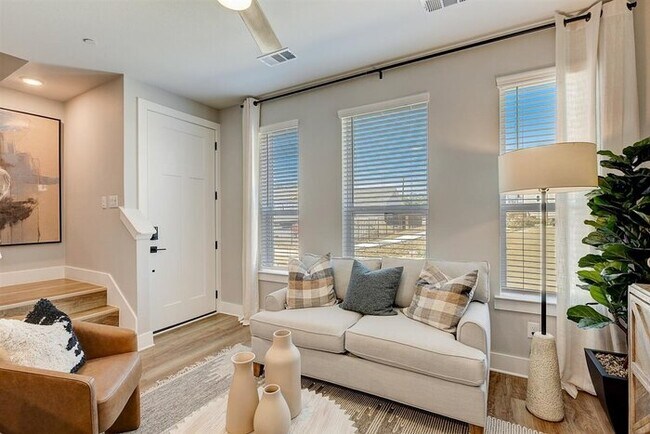 Foto del edificio - 3901 Constantine Dr