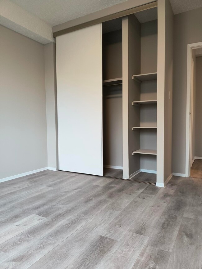 Building Photo - 72 Tollgate Rd