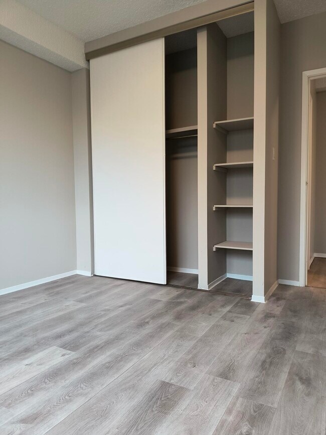 Photo du bâtiment - 72 Tollgate Rd