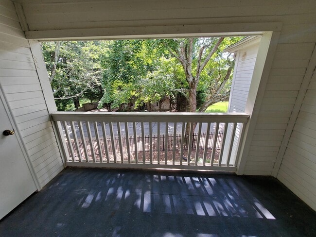 Building Photo - 210 Appleby Dr