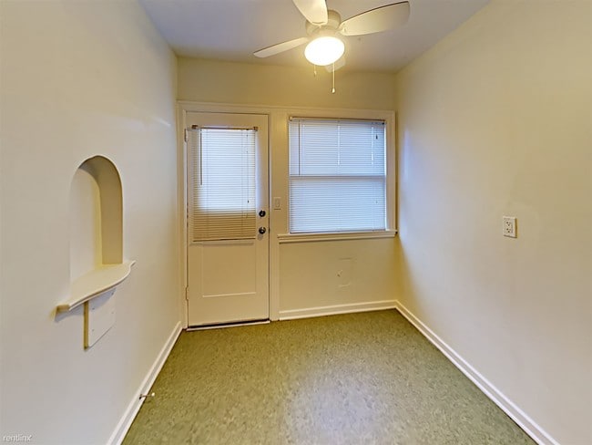 Building Photo - 1 br, 1 bath  - 340 S 10th St Apt 4