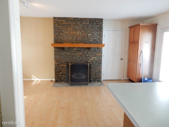Building Photo - 3 br, 2 bath House - 3171 Dewey Drive