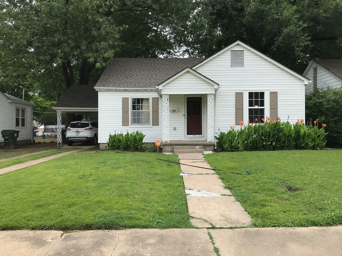 Primary Photo - 710 N F St