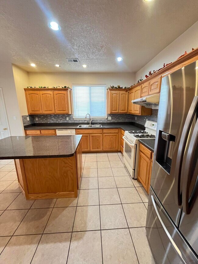 Building Photo - 7505 Treviso Ct NE