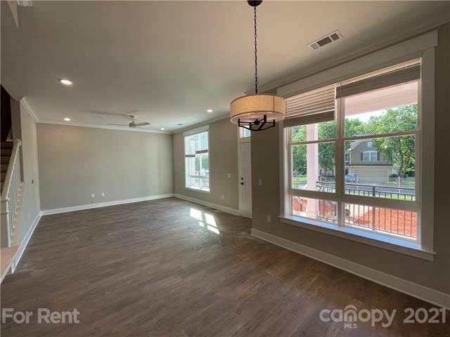 Building Photo - 11615 Southcrest Ln