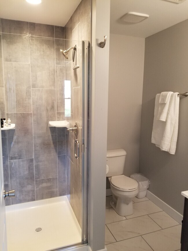Baño principal - 2 Bigby St