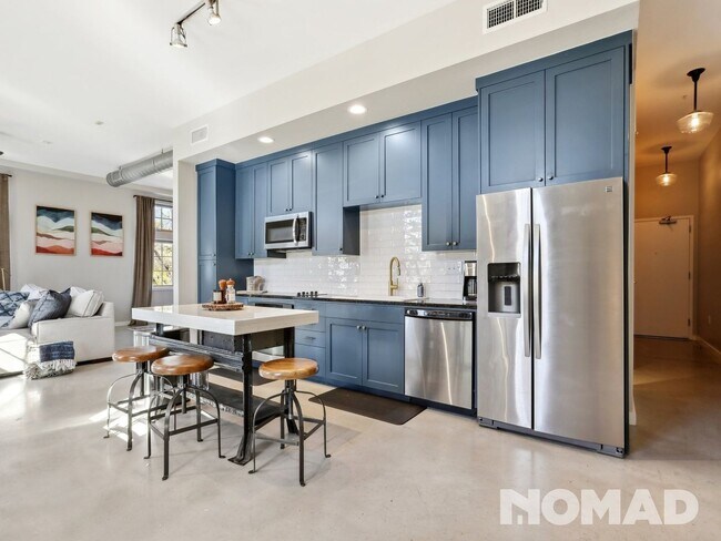 Building Photo - FURNISHED: Eastside modern condo