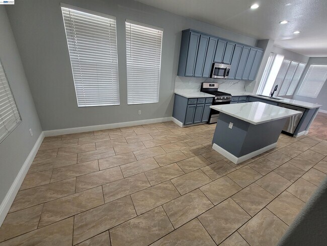 Building Photo - 577 Rockingham Way