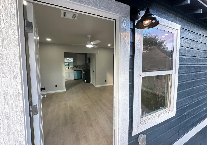 Foto principal - 4209 Walker St