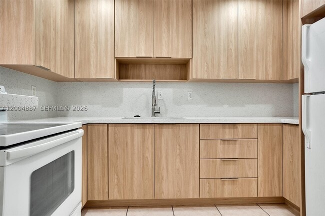 Building Photo - 8650 SW 67th Ave