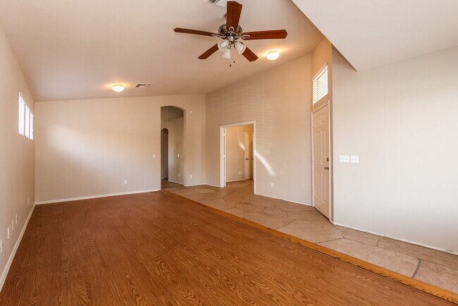 Foto del edificio - 11232 W Ruth Ave