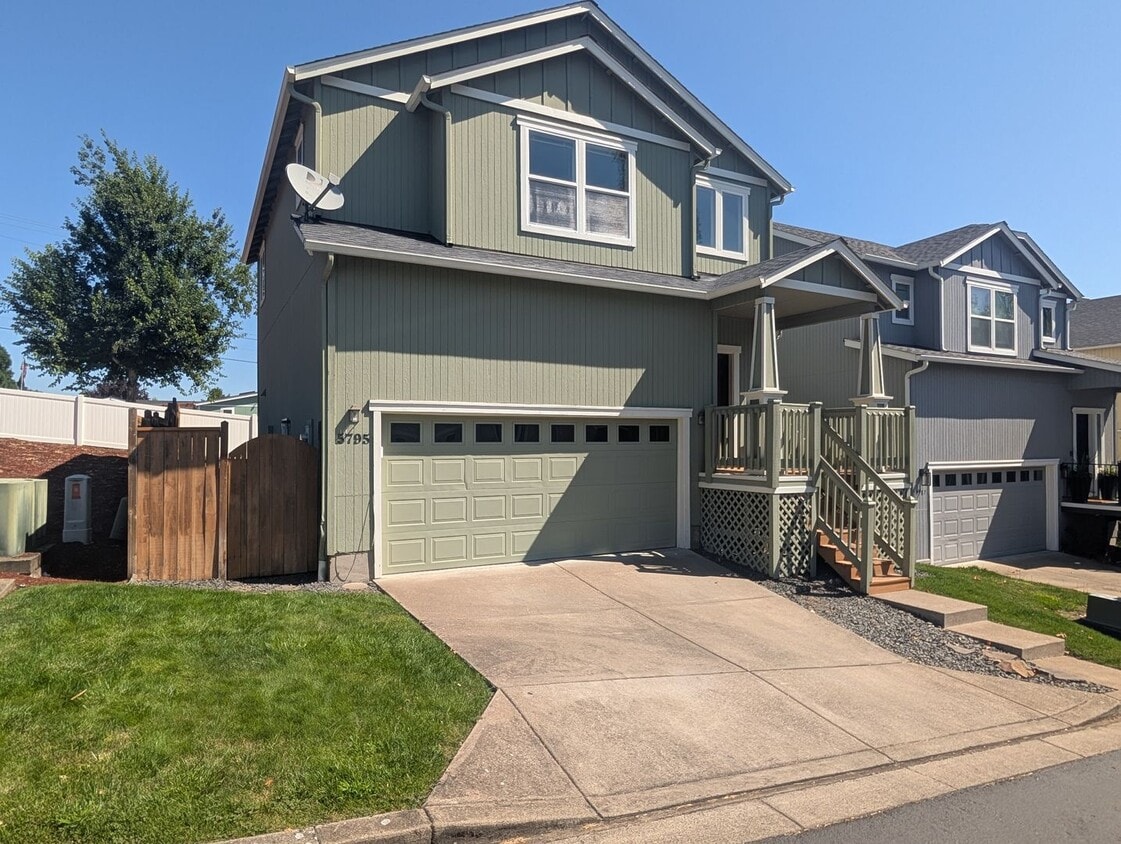 Primary Photo - Fantastic 3 Bedroom, 2.5 Bath In Thurston ...