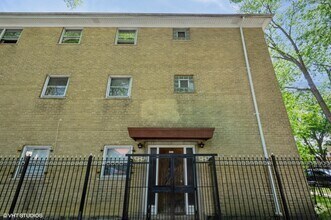 Building Photo - 2623 W Arthur Ave