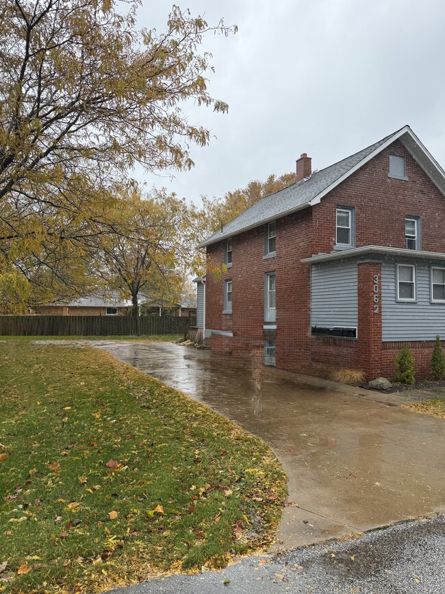 Building Photo - 3062 Laird Ave