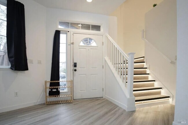 Foto del edificio - 5156 Woodward Ln