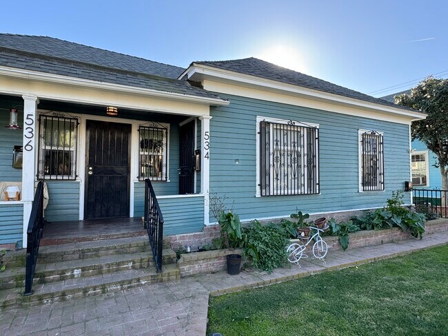 Foto del edificio - 534 E 19th St