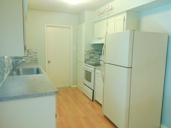 Foto del edificio - 7417 Whisper Wind Dr