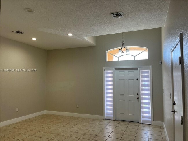 Building Photo - 15205 SW 13th Terrace