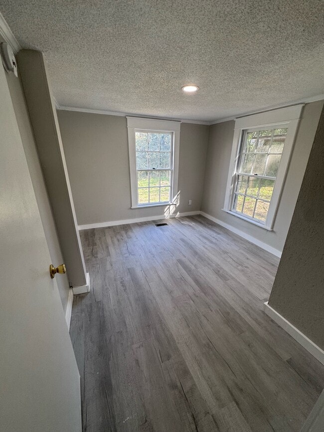 Building Photo - 212 N Hospital St