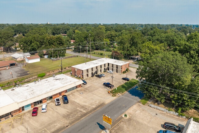 1600 Brentwood - 1600 Brentwood Dr
